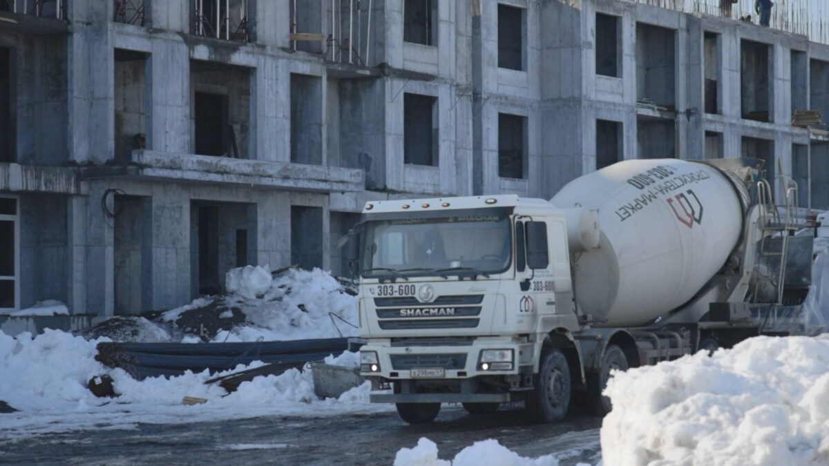 Строители возводят 4 этаж в многоквартирном доме «Дальневосточного квартала» на Камчатке