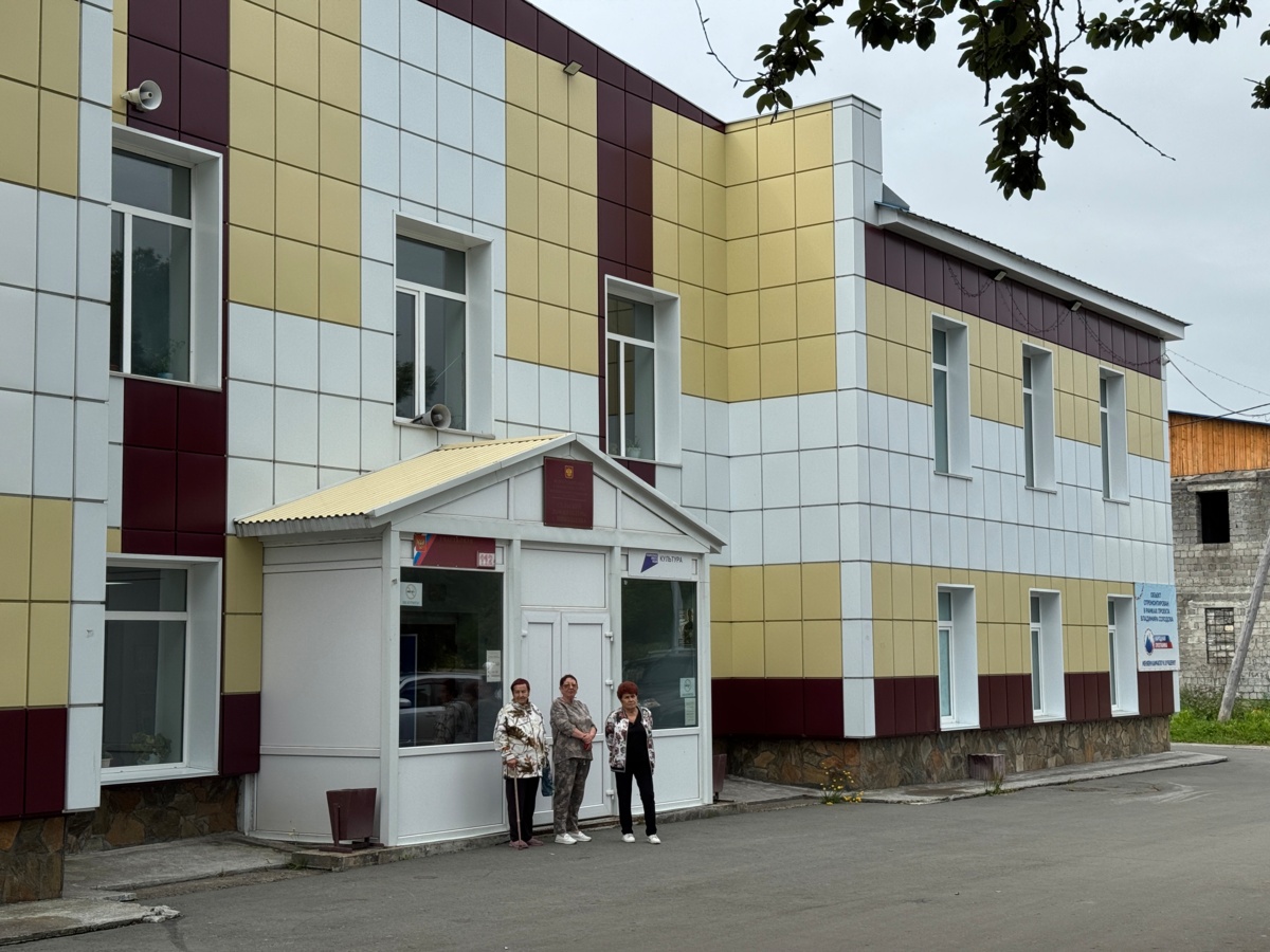 Владимир Солодов осмотрел социально значимые объекты в Николаевском сельском поселении